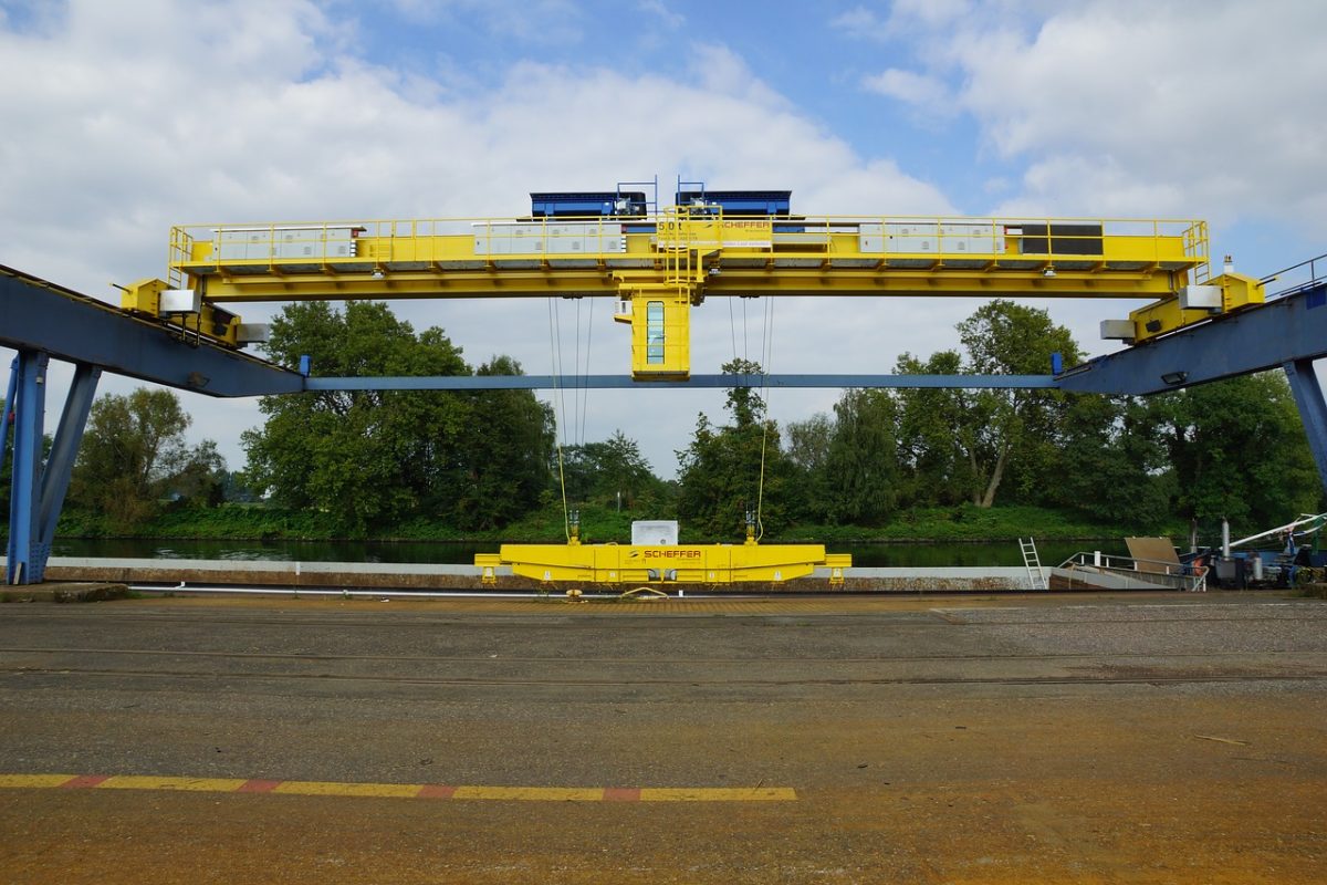 Firmy zajmujące się produkcją maszyn posiadają w propozycji standardowe modele